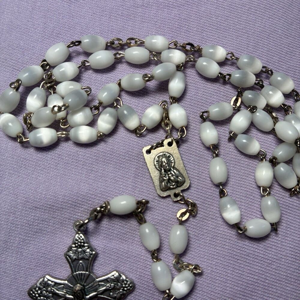 Vintage White Beads Catholic Rosary w Silver Tone Cross Marked Italy in Case - Picture 2 of 7